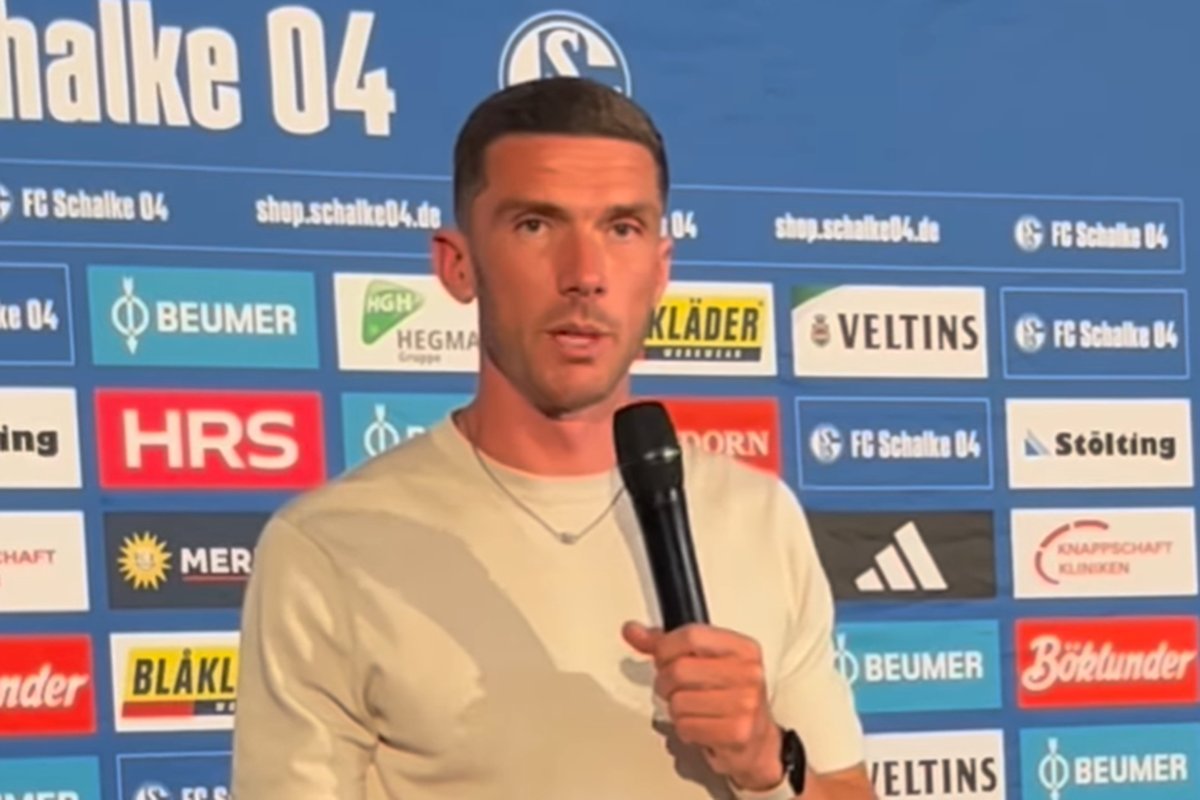 Schalke doveo veliko pojačanje, on stao pred mikrofon i rekao kakvu fotografiju je poslao Džeki